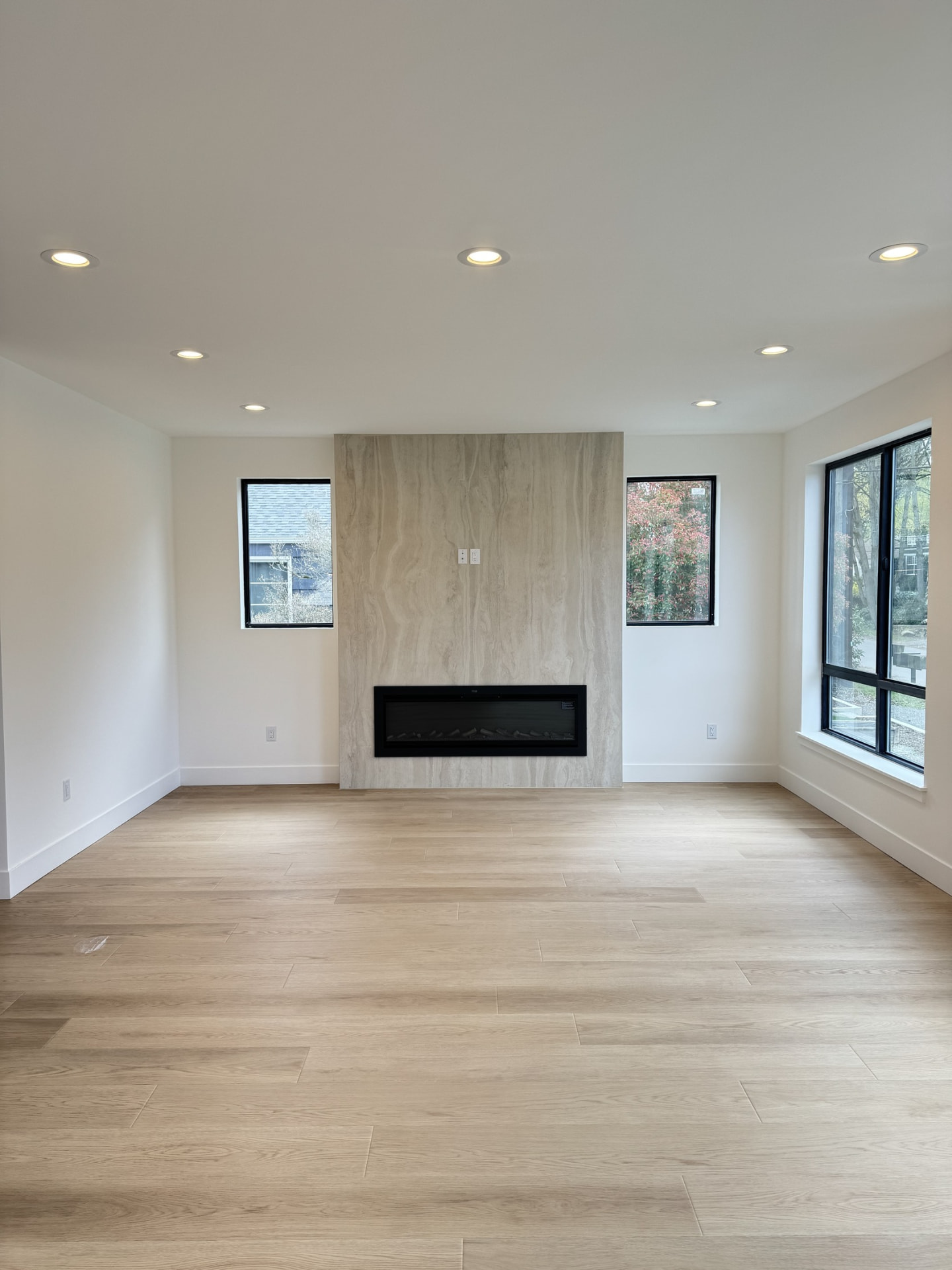 Serene Living Spaces, empty room before staging